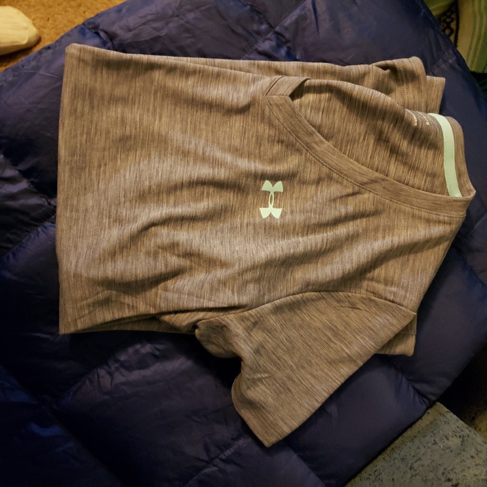 Vneck tee